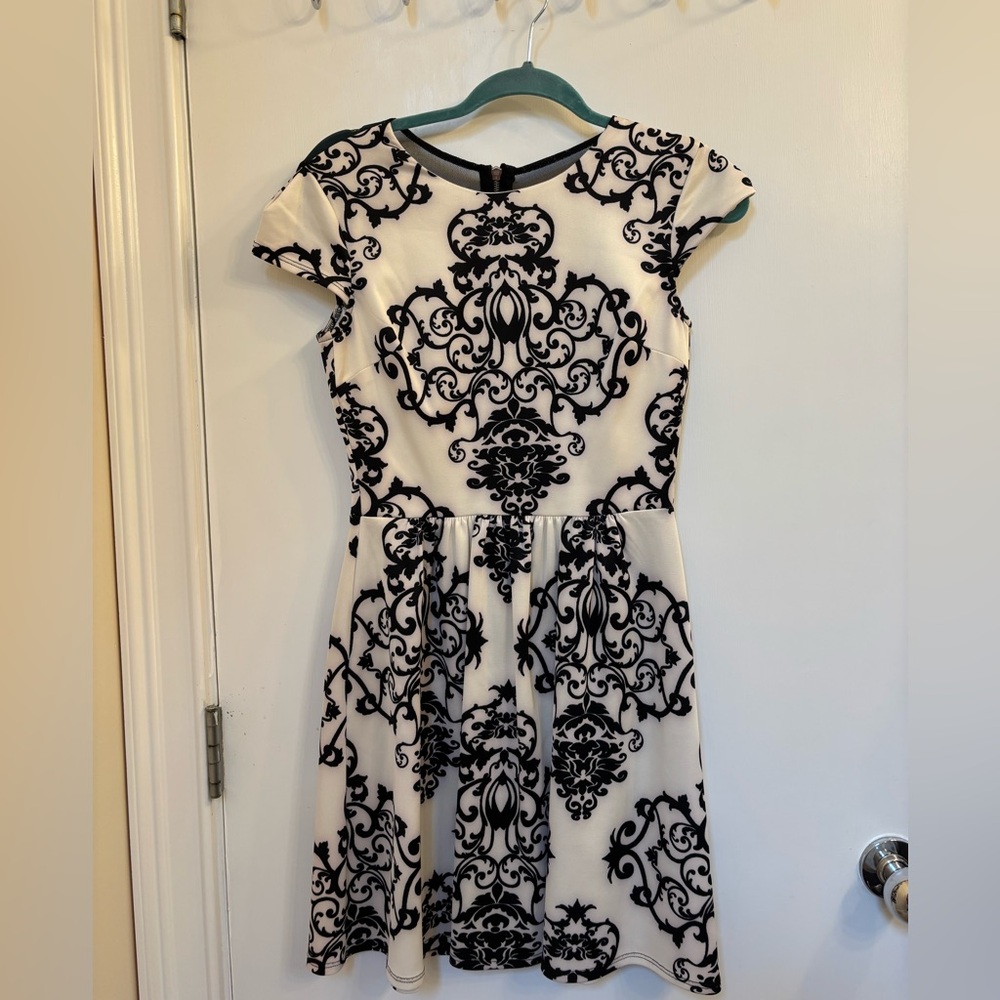 Elegant Black and White Patterned Dress